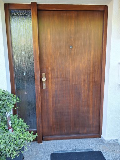Haustüre geschliffen und lasiert