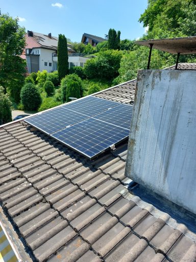 Fertige Installation mit Solar Panels